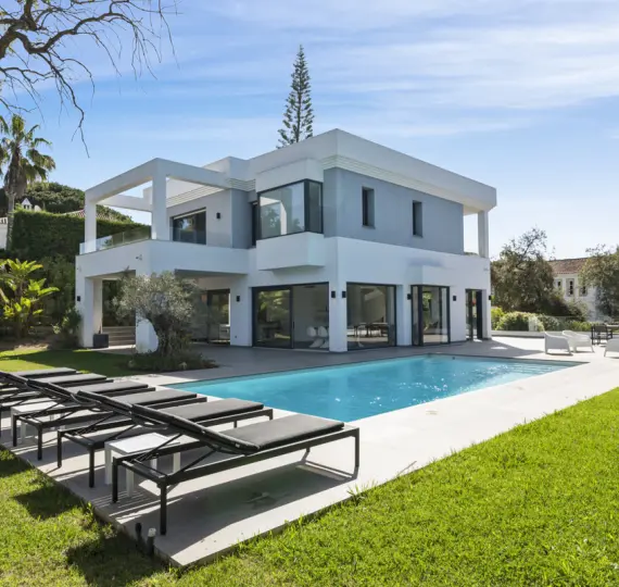 Long-term rent of detached villa in Las Chapas