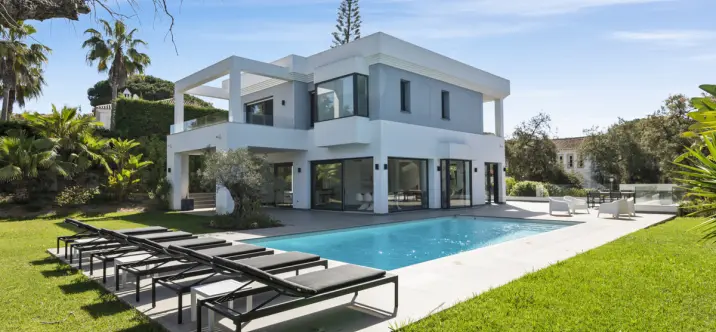 Long-term rent of detached villa in Las Chapas 0