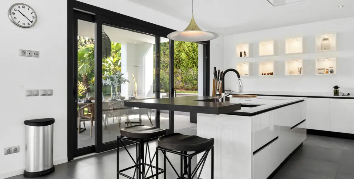 Долгосрочная аренда  отдельно стоящей виллы в Las Chapas 3