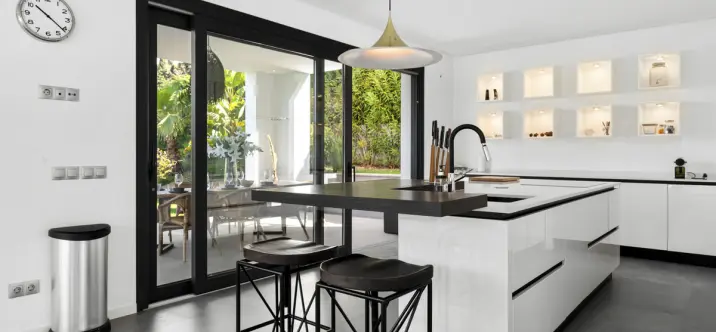 Long-term rent of detached villa in Las Chapas 2