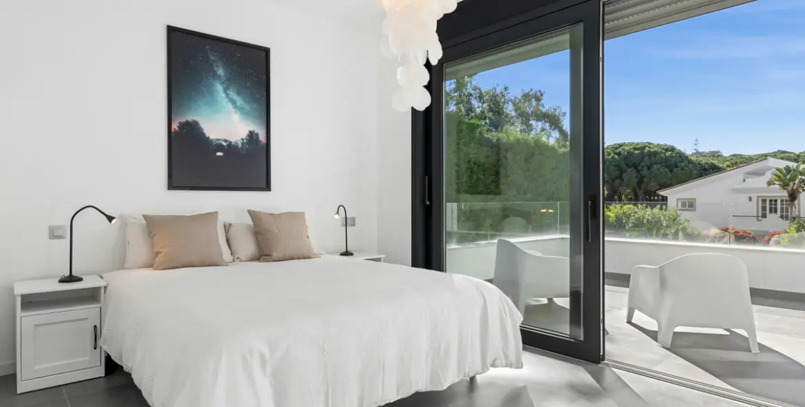 Долгосрочная аренда  отдельно стоящей виллы в Las Chapas 6