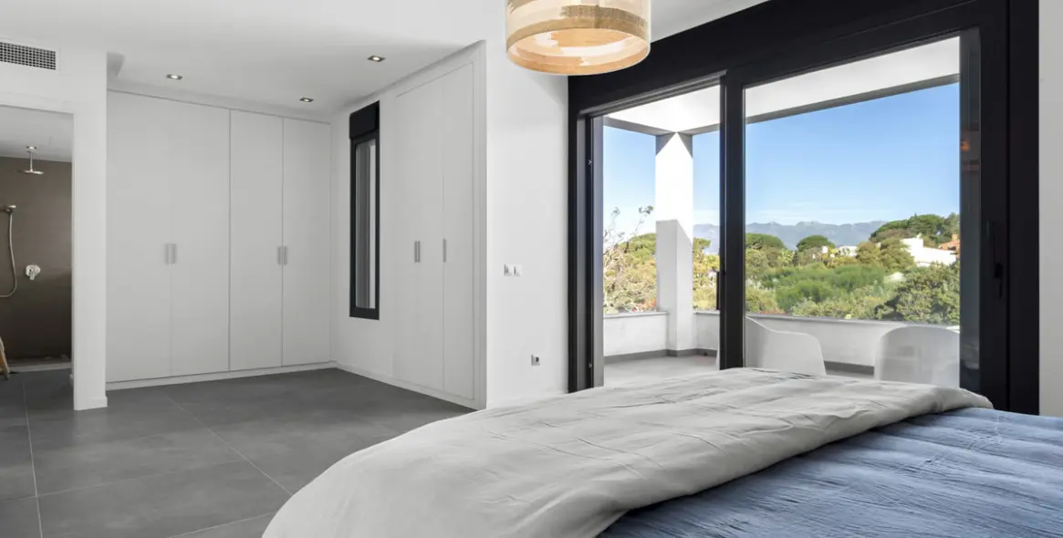 Долгосрочная аренда  отдельно стоящей виллы в Las Chapas 15