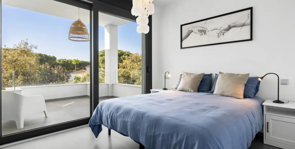 Долгосрочная аренда  отдельно стоящей виллы в Las Chapas 19