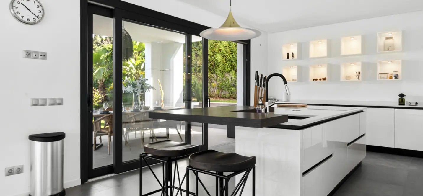 Long-term rent of detached villa in Las Chapas 2