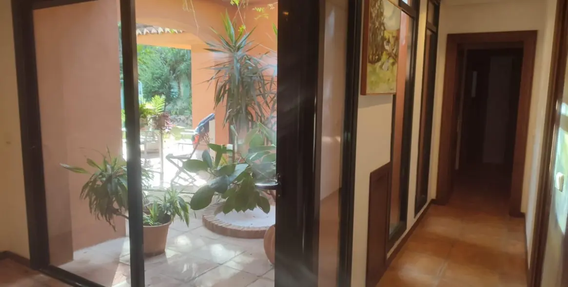 Short-term rent of detached villa in Marbella 11