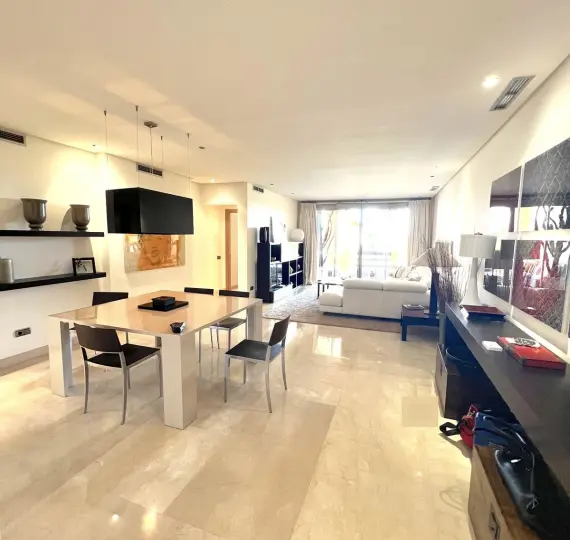 Short-term rent of middle floor apartment in Sierra Blanca