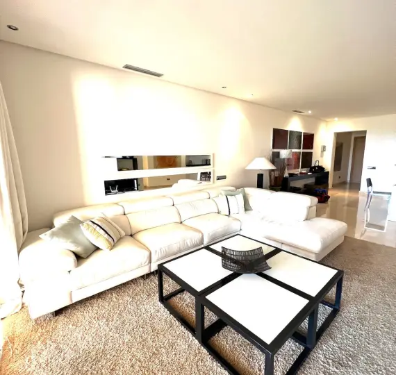 Short-term rent of middle floor apartment in Sierra Blanca