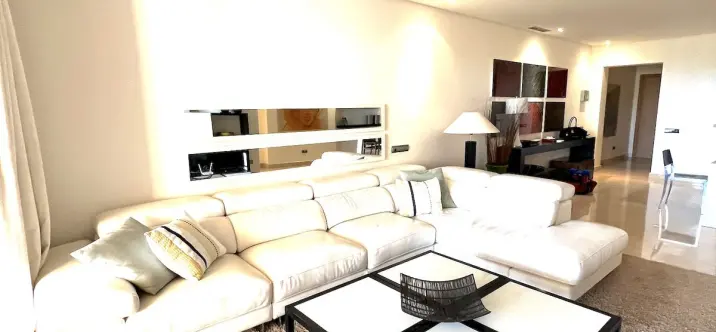 Short-term rent of middle floor apartment in Sierra Blanca 2