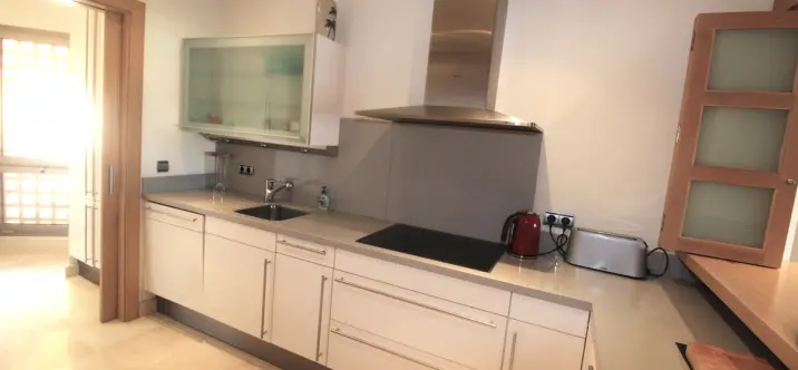 Short-term rent of middle floor apartment in Sierra Blanca 3