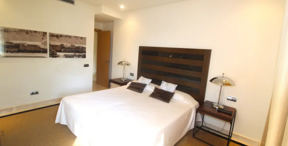 Short-term rent of middle floor apartment in Sierra Blanca 6