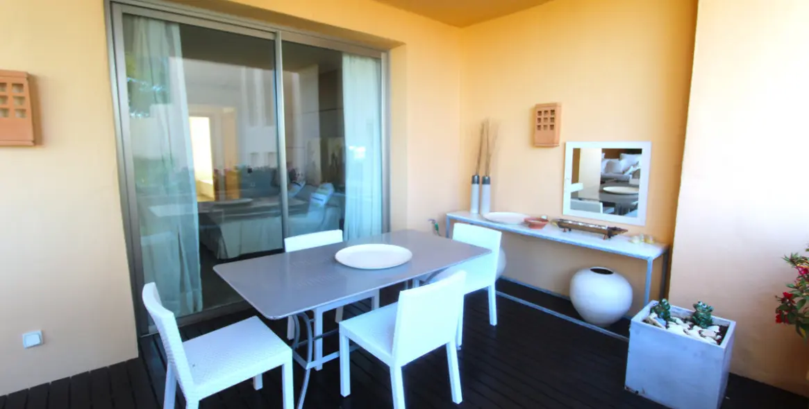 Short-term rent of middle floor apartment in Sierra Blanca 10