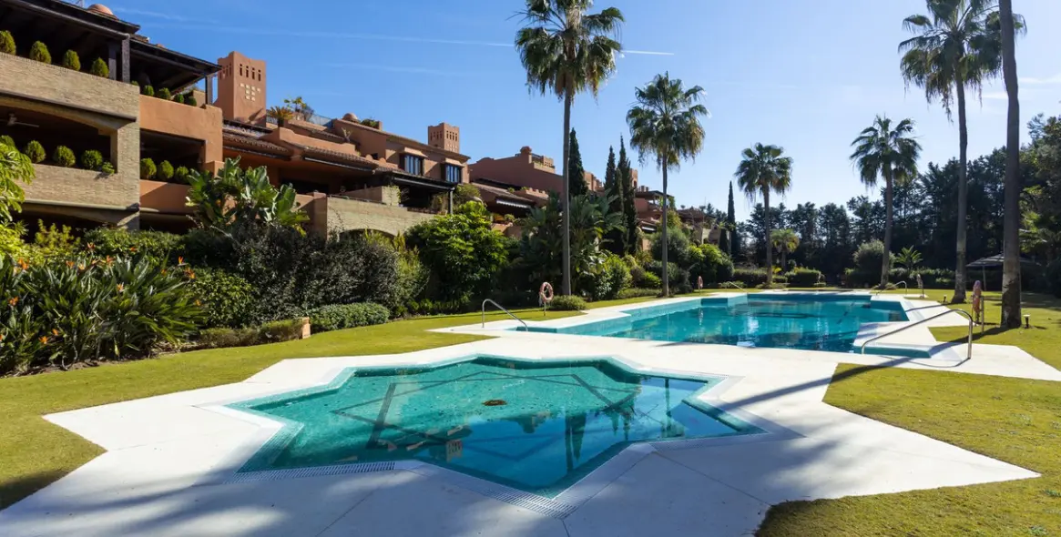 Short-term rent of penthouse in Guadalmina Baja 1