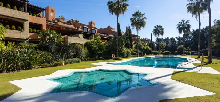 Short-term rent of penthouse in Guadalmina Baja 0