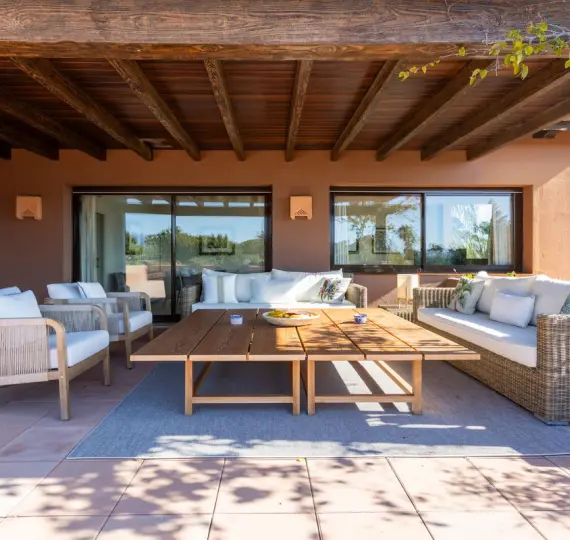 Short-term rent of penthouse in Guadalmina Baja