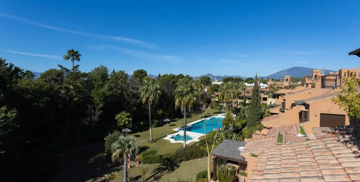 Short-term rent of penthouse in Guadalmina Baja 6