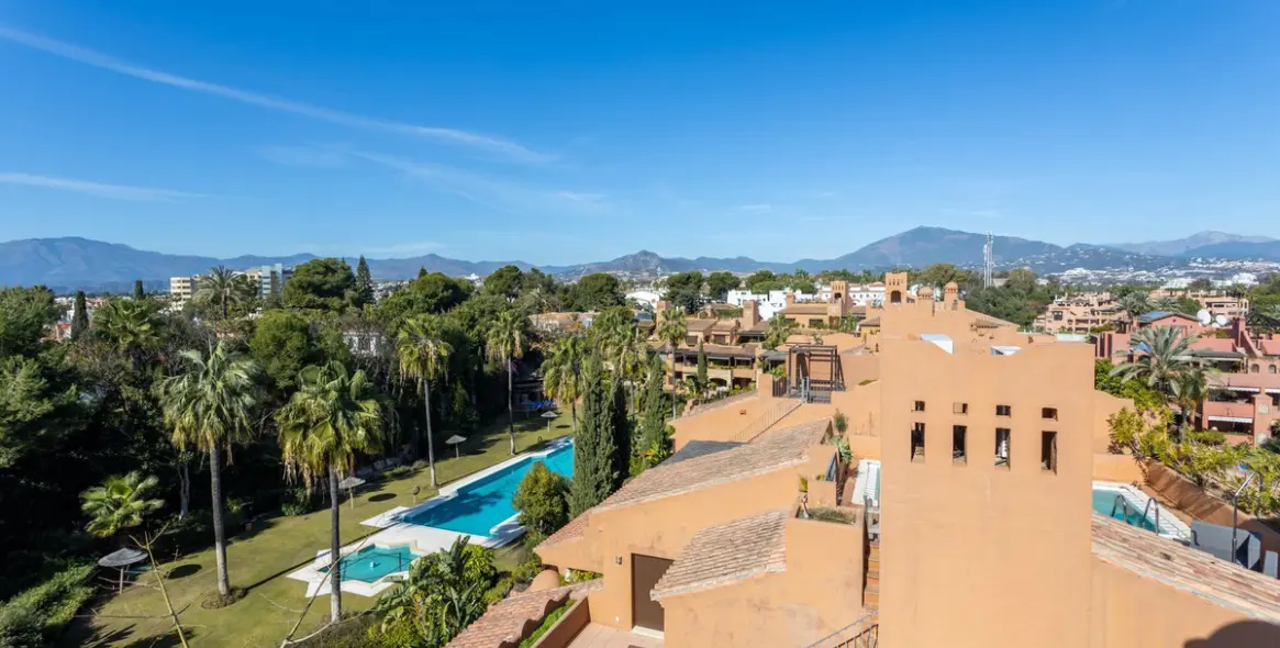 Short-term rent of penthouse in Guadalmina Baja 8