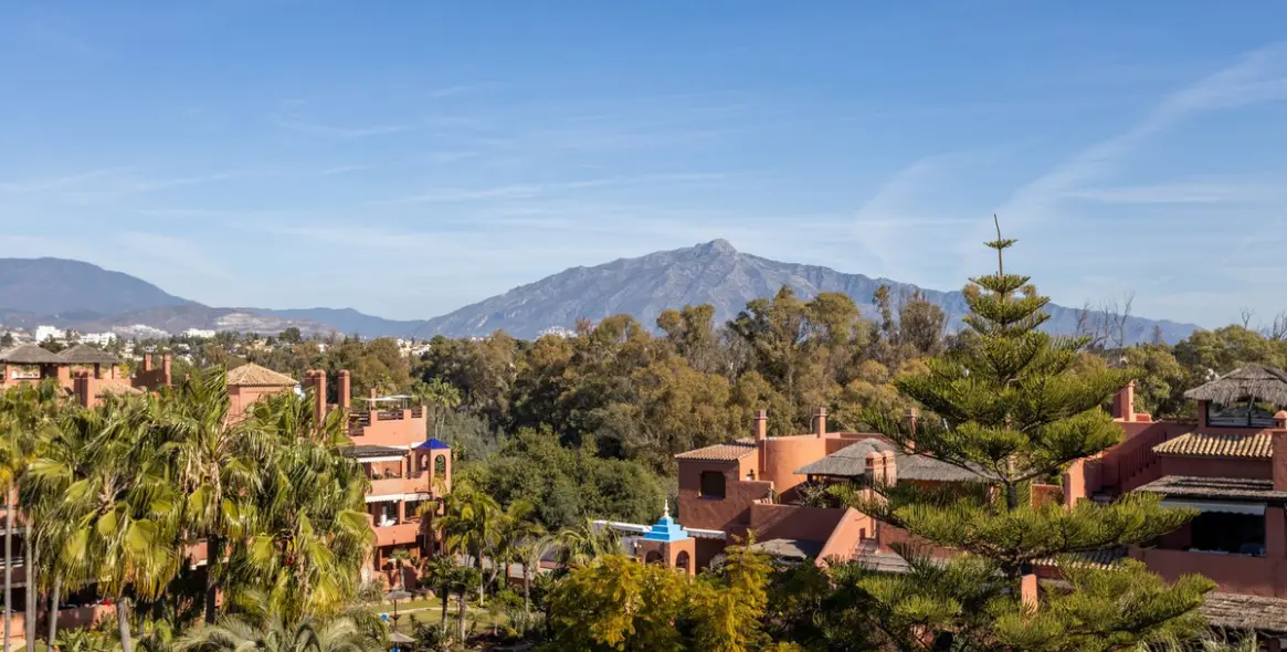 Short-term rent of penthouse in Guadalmina Baja 18