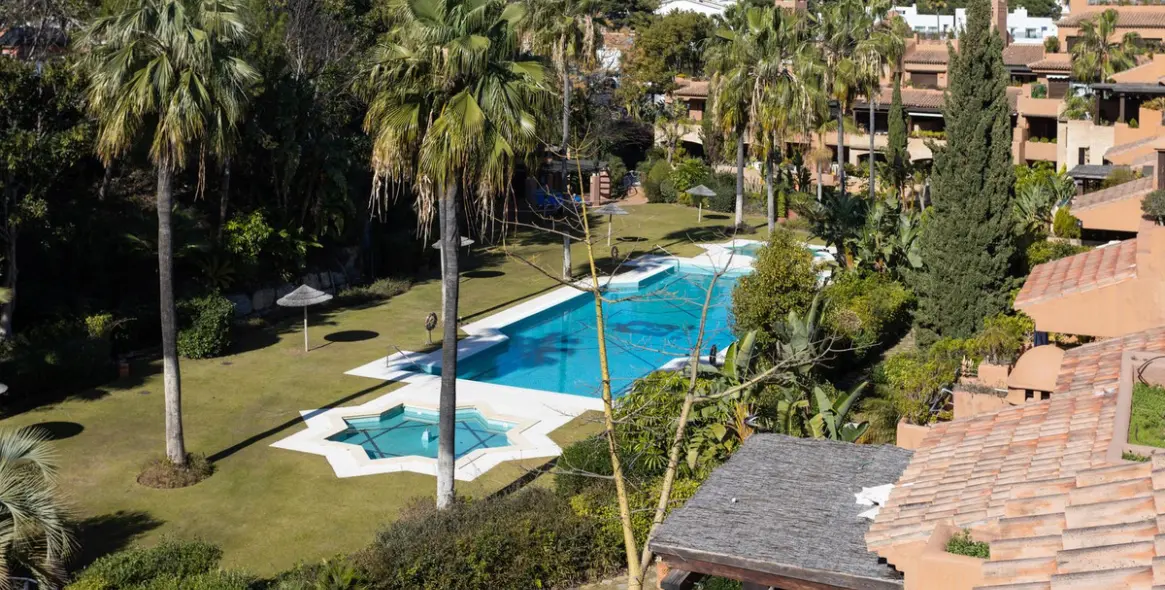 Short-term rent of penthouse in Guadalmina Baja 28