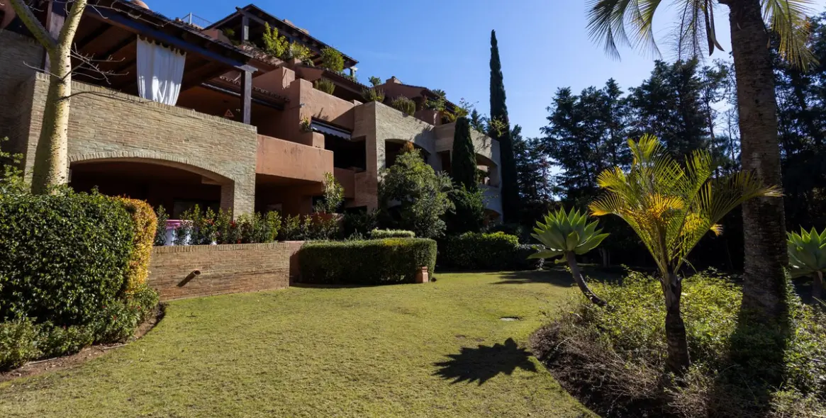 Short-term rent of penthouse in Guadalmina Baja 32