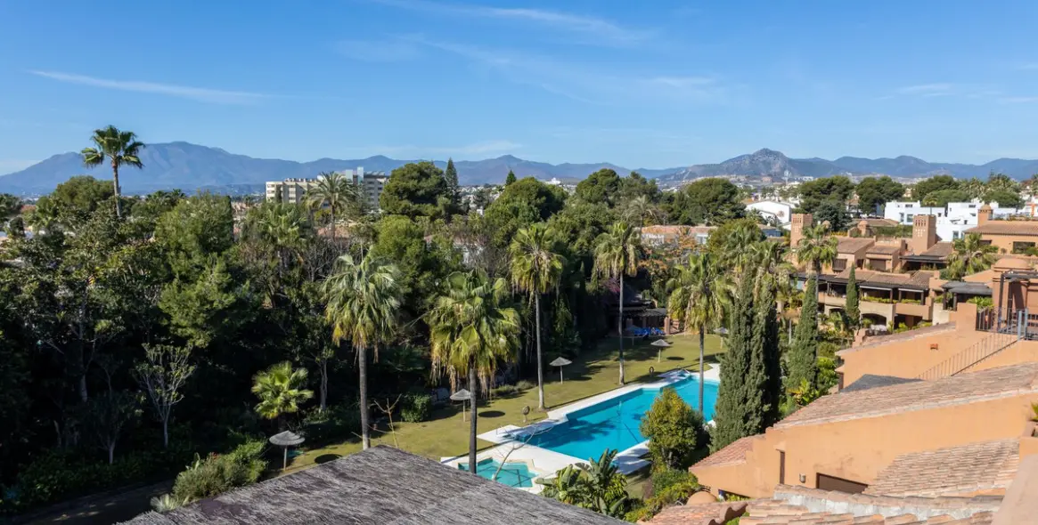 Short-term rent of penthouse in Guadalmina Baja 34