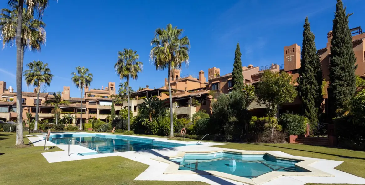 Short-term rent of penthouse in Guadalmina Baja 36