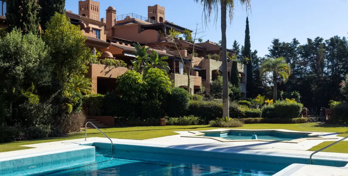 Short-term rent of penthouse in Guadalmina Baja 40