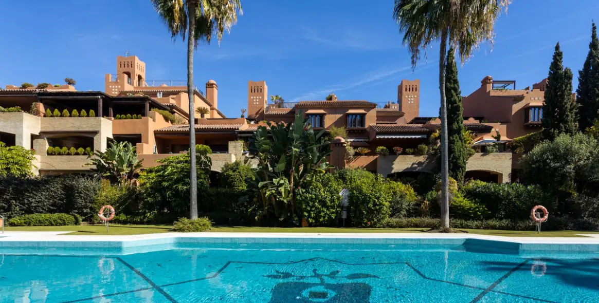 Short-term rent of penthouse in Guadalmina Baja 42