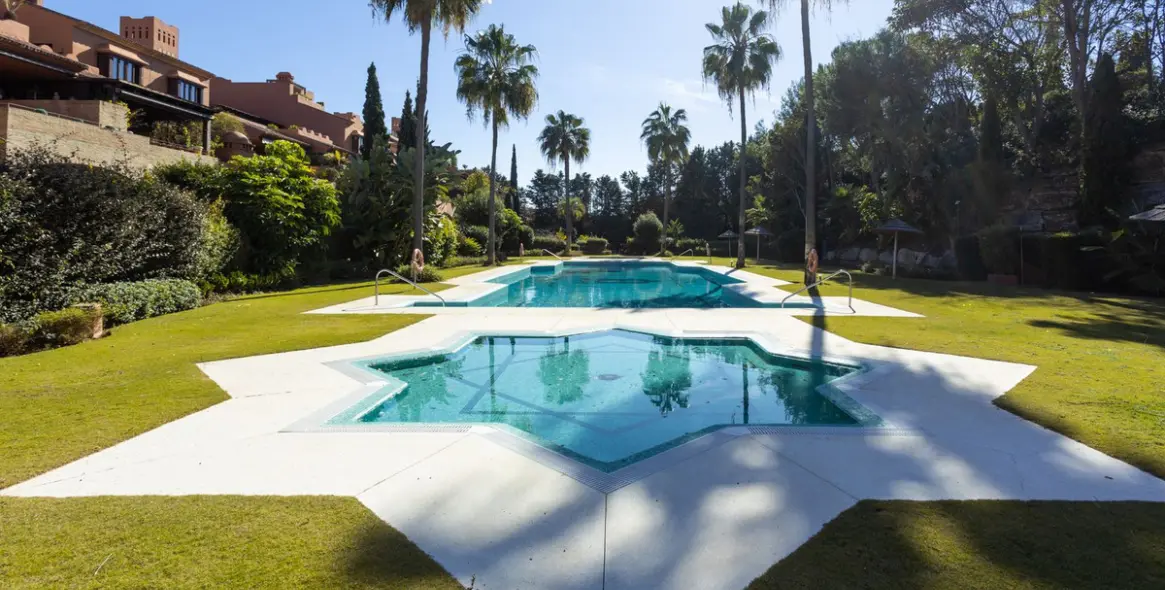 Short-term rent of penthouse in Guadalmina Baja 50