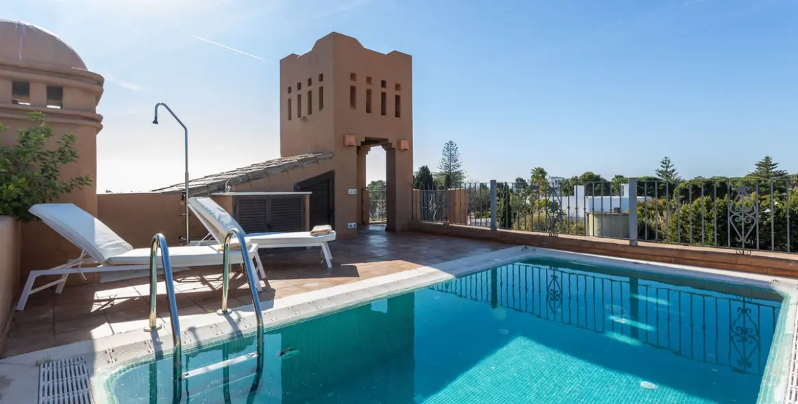 Short-term rent of penthouse in Guadalmina Baja 54