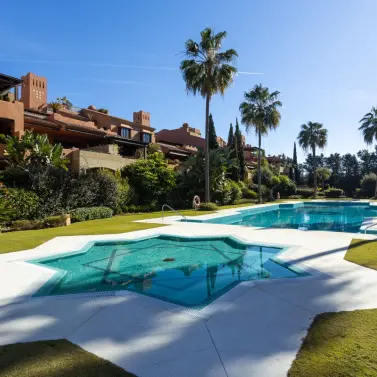 Short-term rent of penthouse in Guadalmina Baja