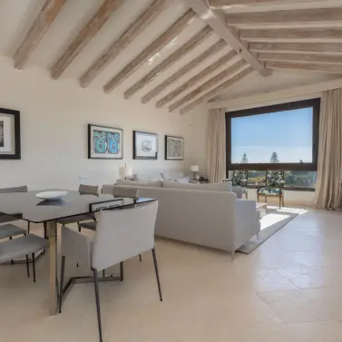 Short-term rent of penthouse in Guadalmina Baja