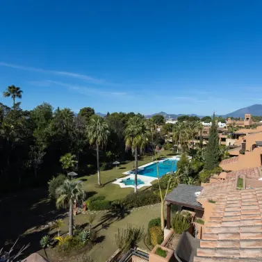 Short-term rent of penthouse in Guadalmina Baja