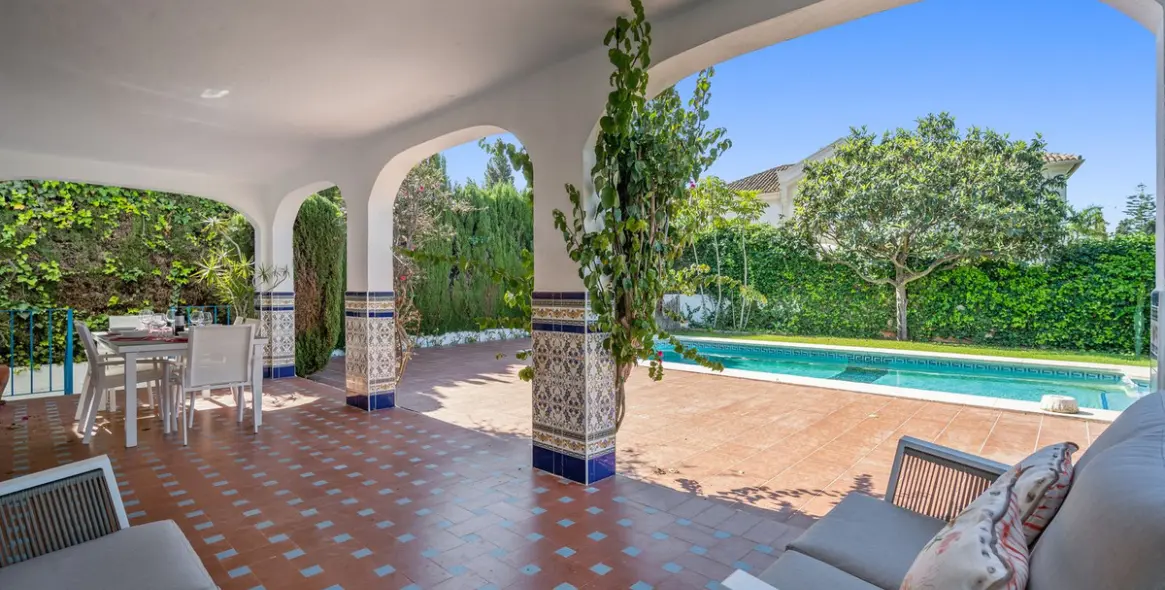 Short-term rent of detached villa in Marbella 6