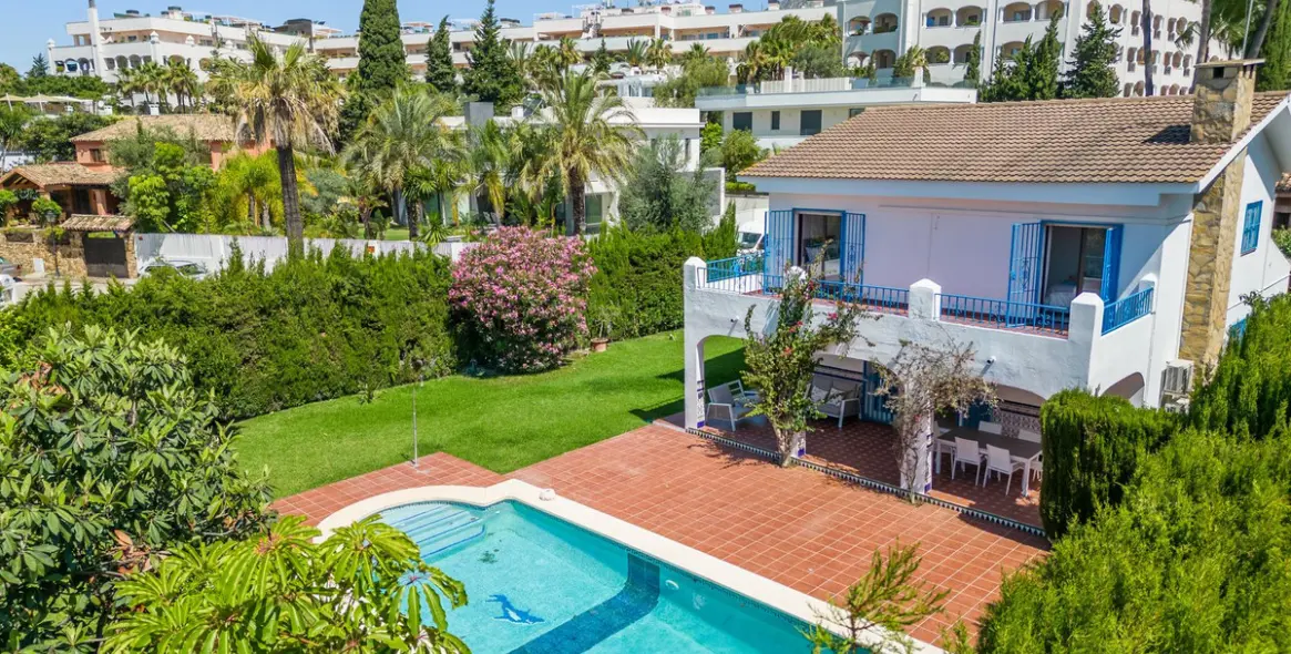 Short-term rent of detached villa in Marbella 16