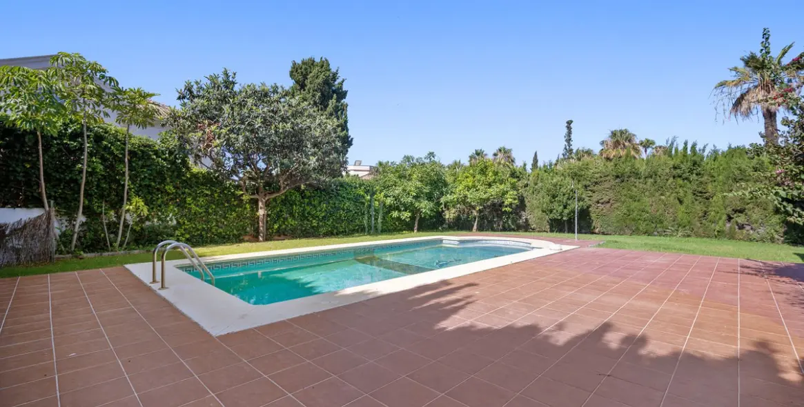 Short-term rent of detached villa in Marbella 17