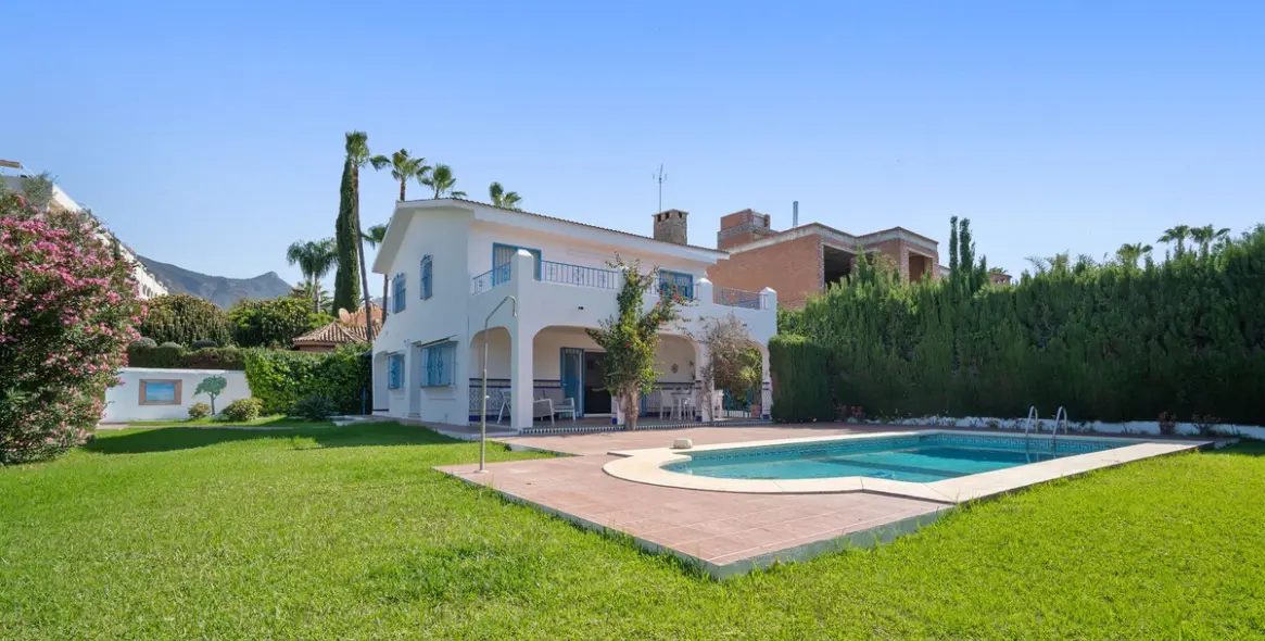 Short-term rent of detached villa in Marbella 18