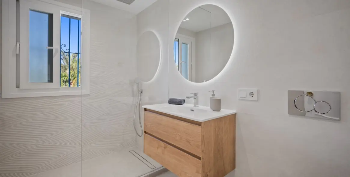 Краткосрочная аренда  отдельно стоящей виллы в Marbella 34