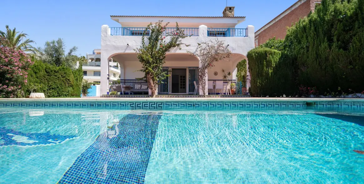 Краткосрочная аренда  отдельно стоящей виллы в Marbella 43