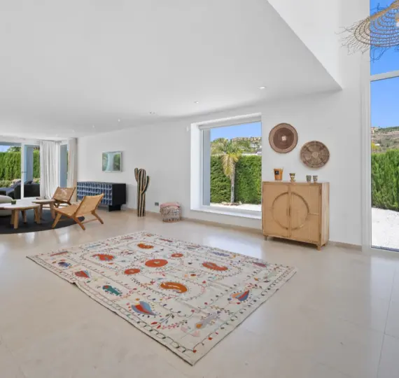 Long-term rent of detached villa in El Paraiso