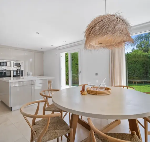 Long-term rent of detached villa in El Paraiso