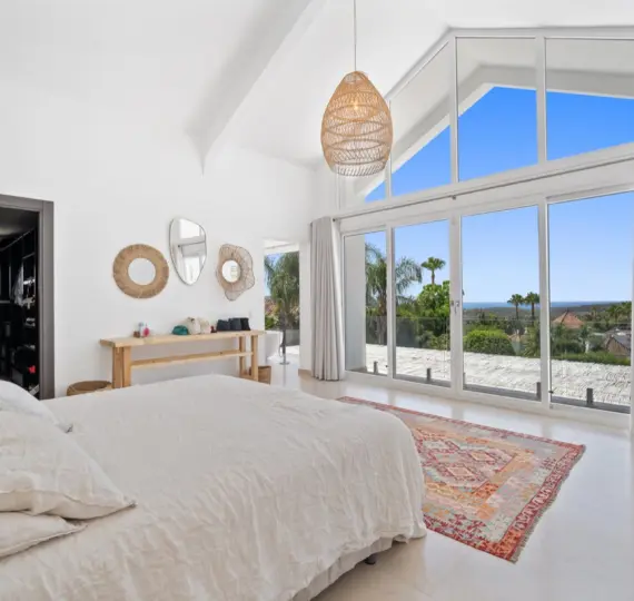 Long-term rent of detached villa in El Paraiso