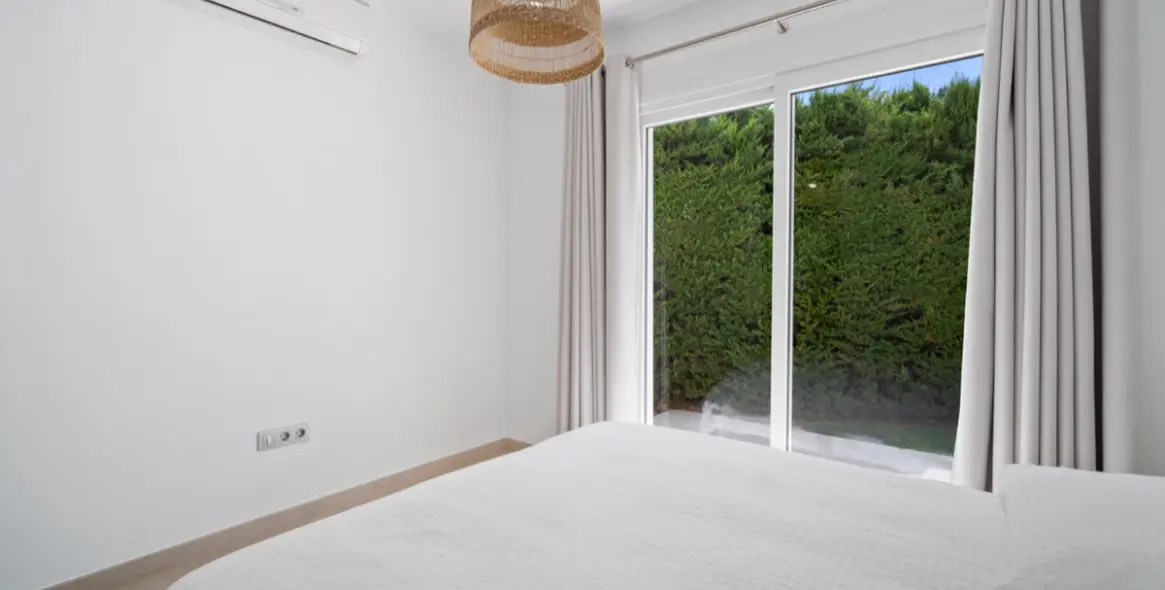 Long-term rent of detached villa in El Paraiso 20