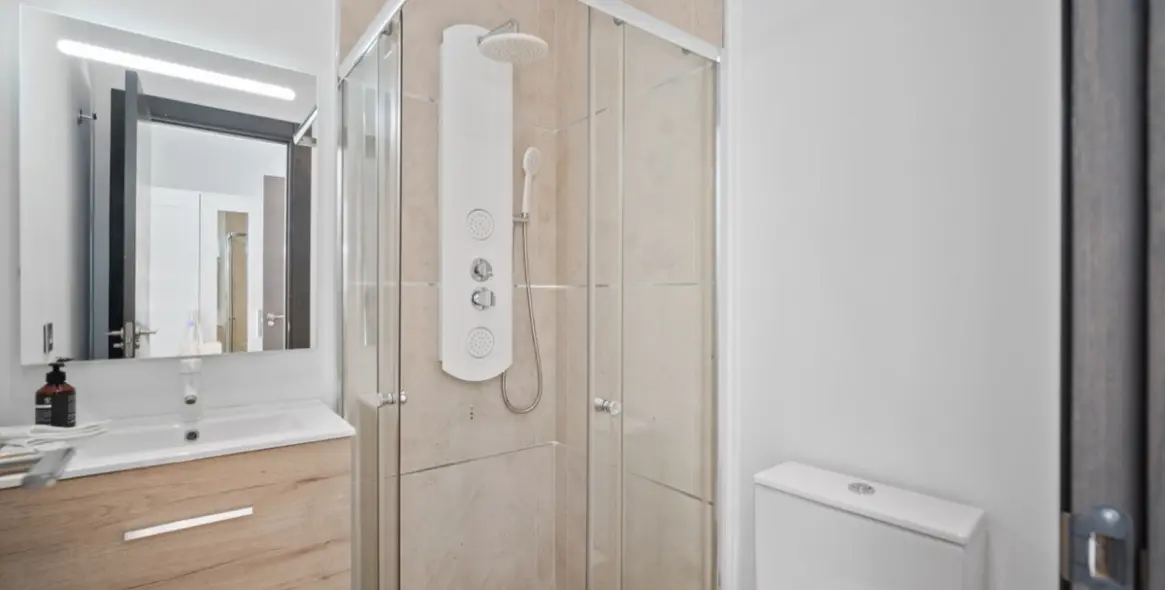 Long-term rent of detached villa in El Paraiso 21