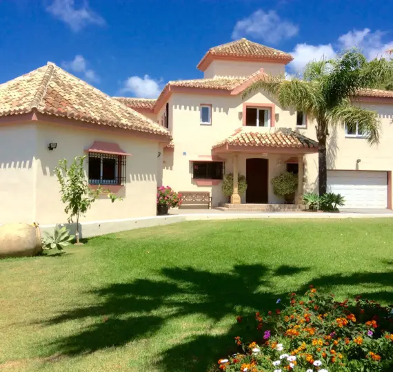 Краткосрочная аренда  отдельно стоящей виллы в Calahonda