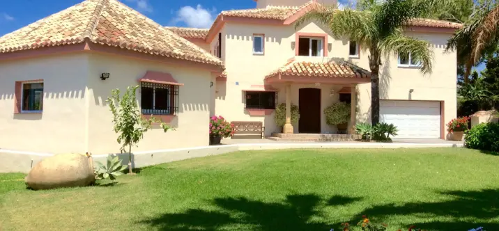 Краткосрочная аренда  отдельно стоящей виллы в Calahonda 0