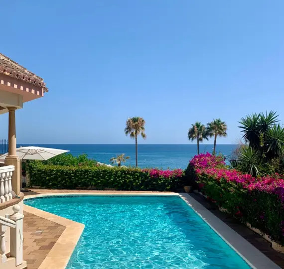 Краткосрочная аренда  отдельно стоящей виллы в Calahonda