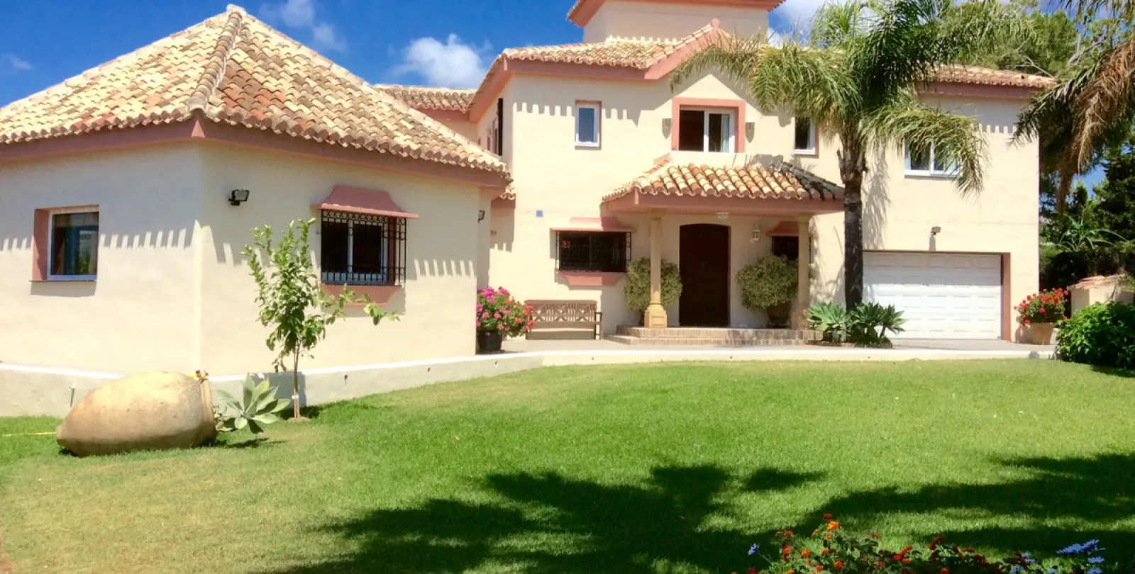 Alquiler a corto plazo de villa independiente en Calahonda 1