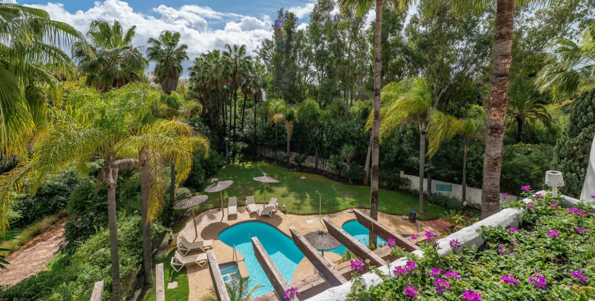 Long-term rent of penthouse duplex in Puerto Banús 1