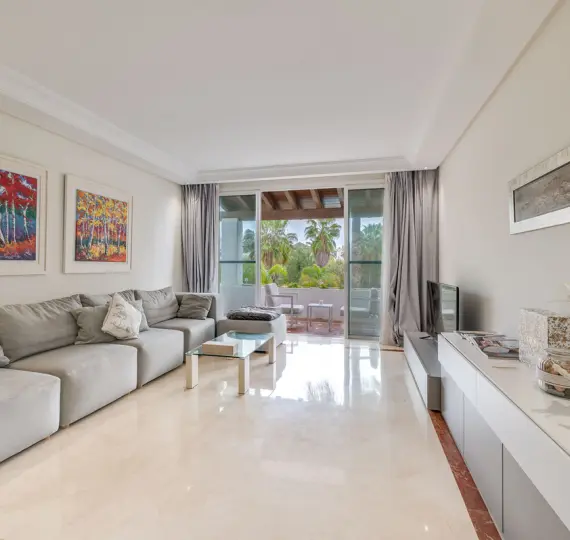 Long-term rent of penthouse duplex in Puerto Banús