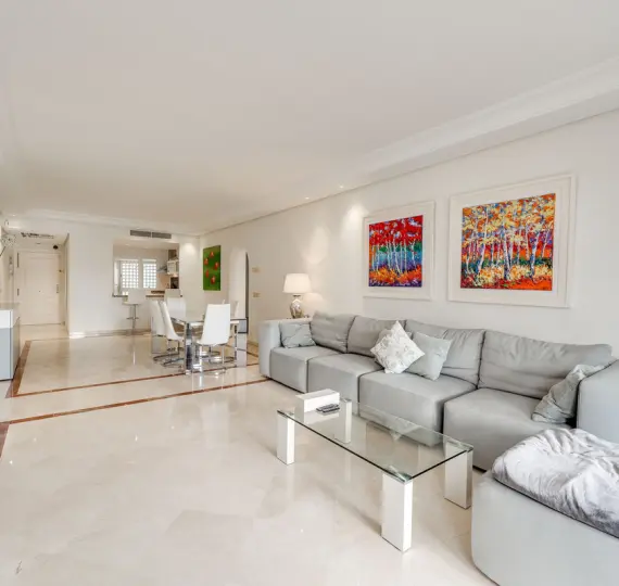 Long-term rent of penthouse duplex in Puerto Banús